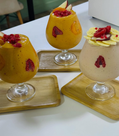 Assortiment de jus frais Monde Gourmand Kénitra