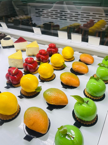 Vitrine pâtisserie Monde Gourmand Kénitra